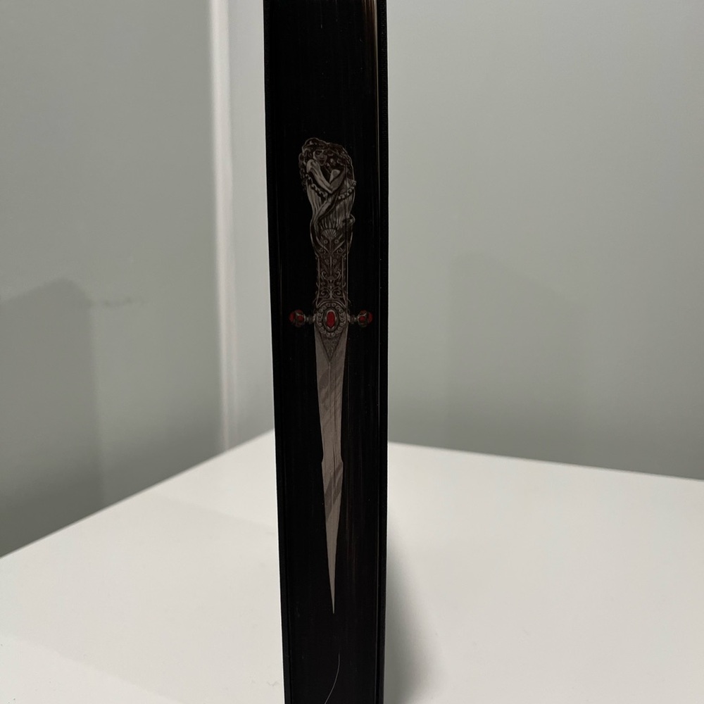 Where Shadows Meet FairyLoot Exclusive Edition - Picture 3 of 9